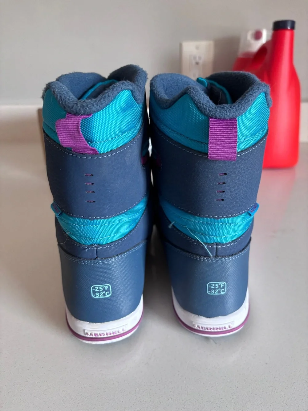 Girls Merrell Snow Bank Waterproof Boots in Navy/Turquoise size 6M EUC